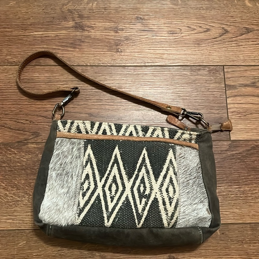 Myra small purse with shoulder strap, cowhide